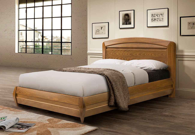 تخت چوبی